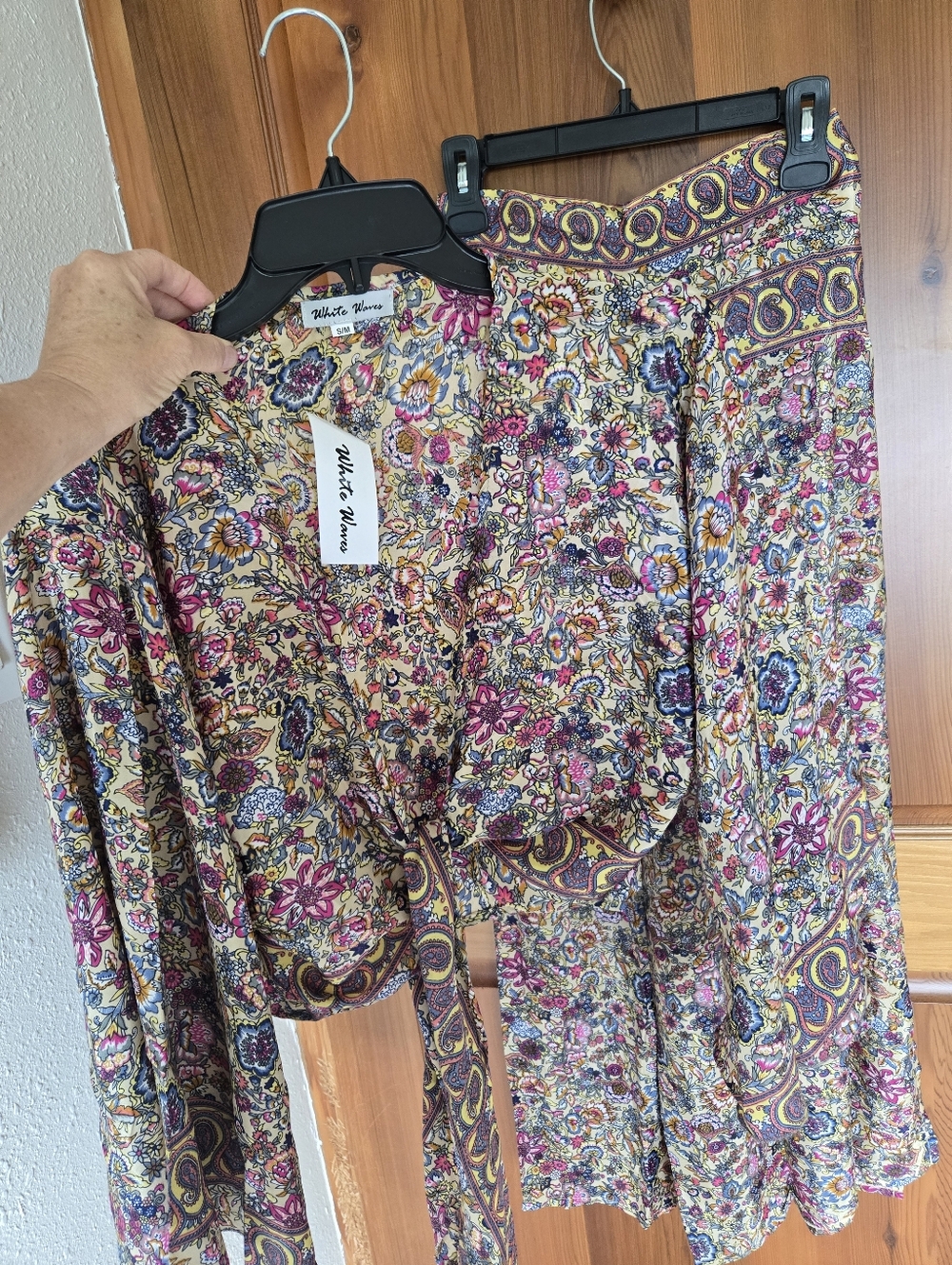 NWT, White Waves Floral Paisley Two-Piece Set in Cream and Pink, SZ. S/M